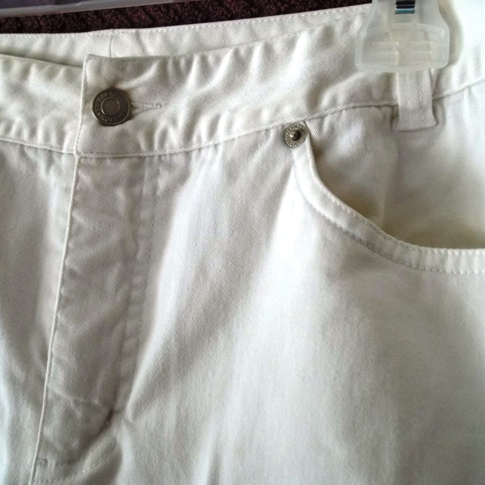 Pendleton jeans, size 10, white, front zip
